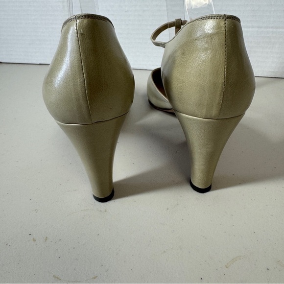 Vintage Bruno Magli Women's Cream T-Strap Y2K 90s Round Toe Heels Size 37 1/2 - Picture 6 of 14